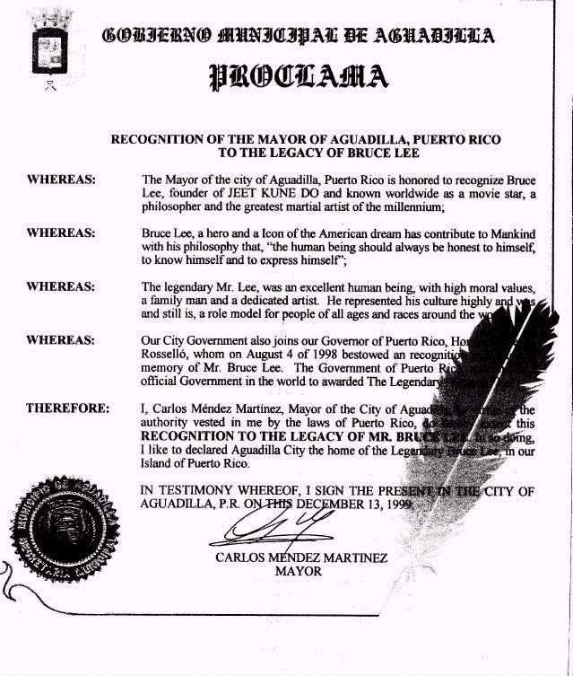 1999 - Ted Wong accepte la clé de la ville, Aguadilla, Puerto Rico au nom de Bruce LeeTM. 